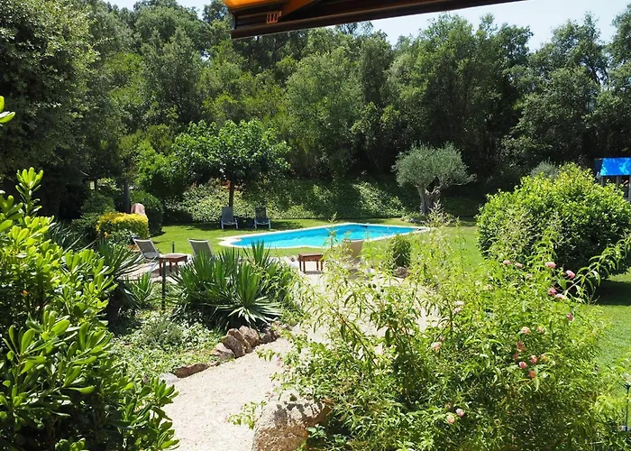 Villa In With Pool Near